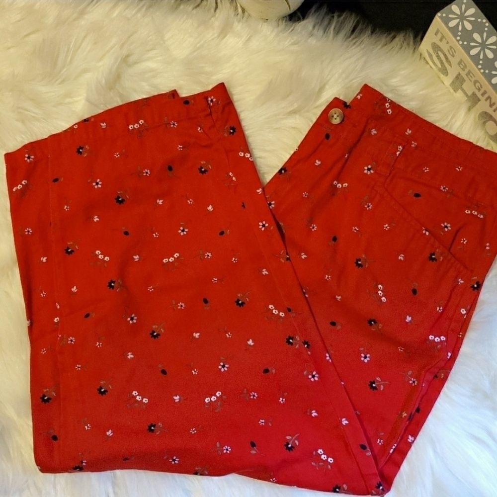 Mountain Lake Womens Red Floral Capri Pants 8